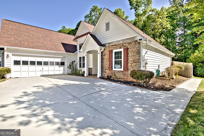 Building Photo - 302 Vendella Cir