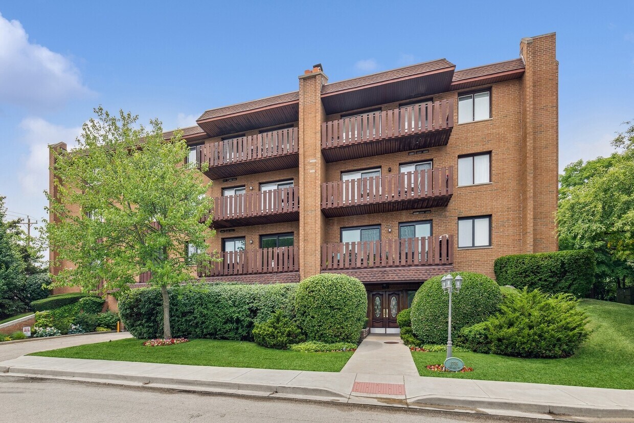 Foto principal - 1795 Lake Cook Rd