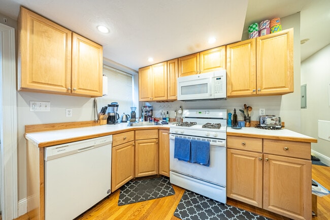 Foto del edificio - 1720 Beacon St