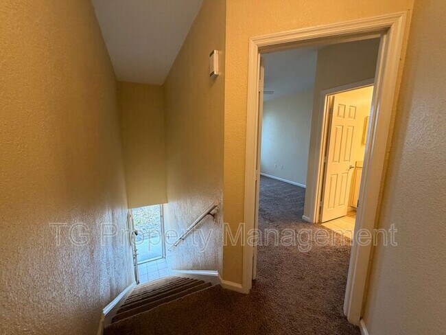 Foto del edificio - 10075 Gate Pkwy N