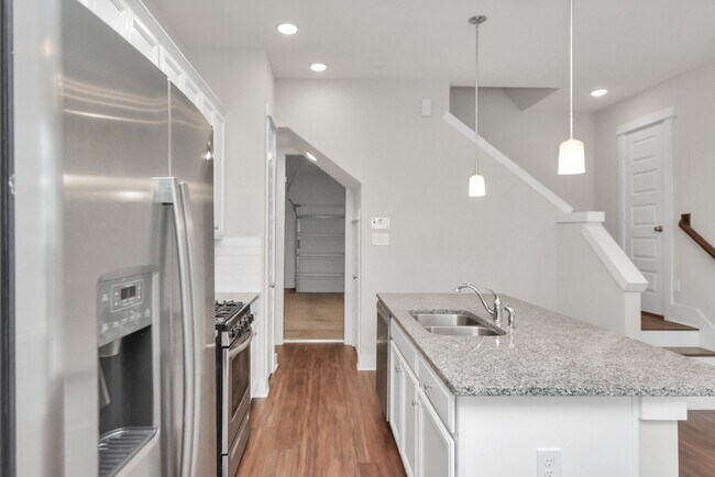 Foto del edificio - 727 Strawberry Pines Ct