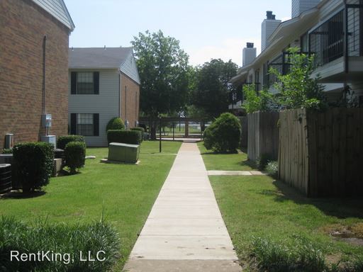 Building Photo - 3000 Chautauqua Ave