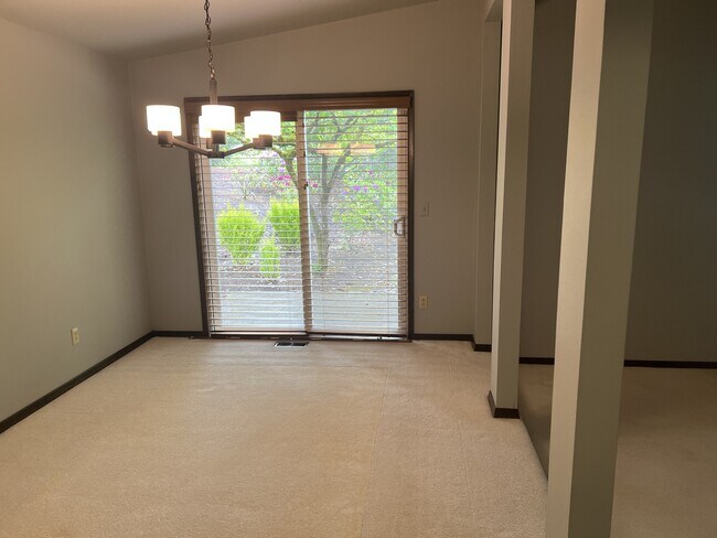 Foto del edificio - 11820 NW Marylee Ct