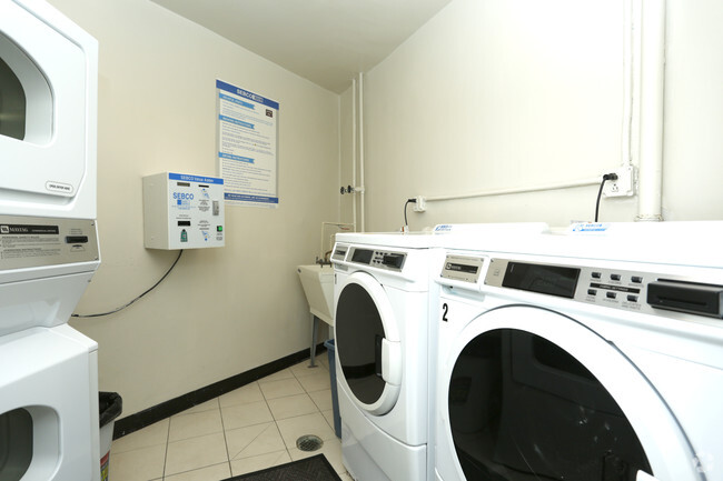 Laundry Facility - Highgate Apartments