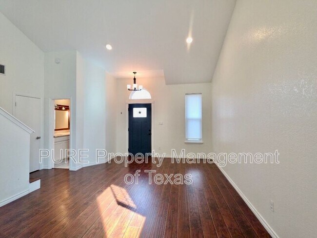 Building Photo - 7425 Dallas Dr