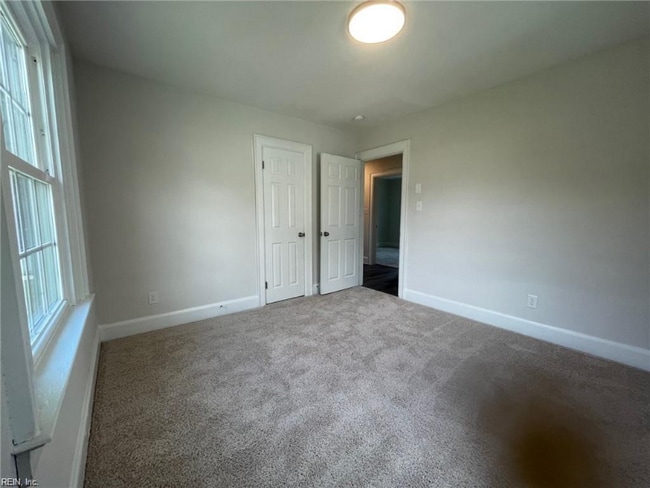 Building Photo - 728 Bolling St