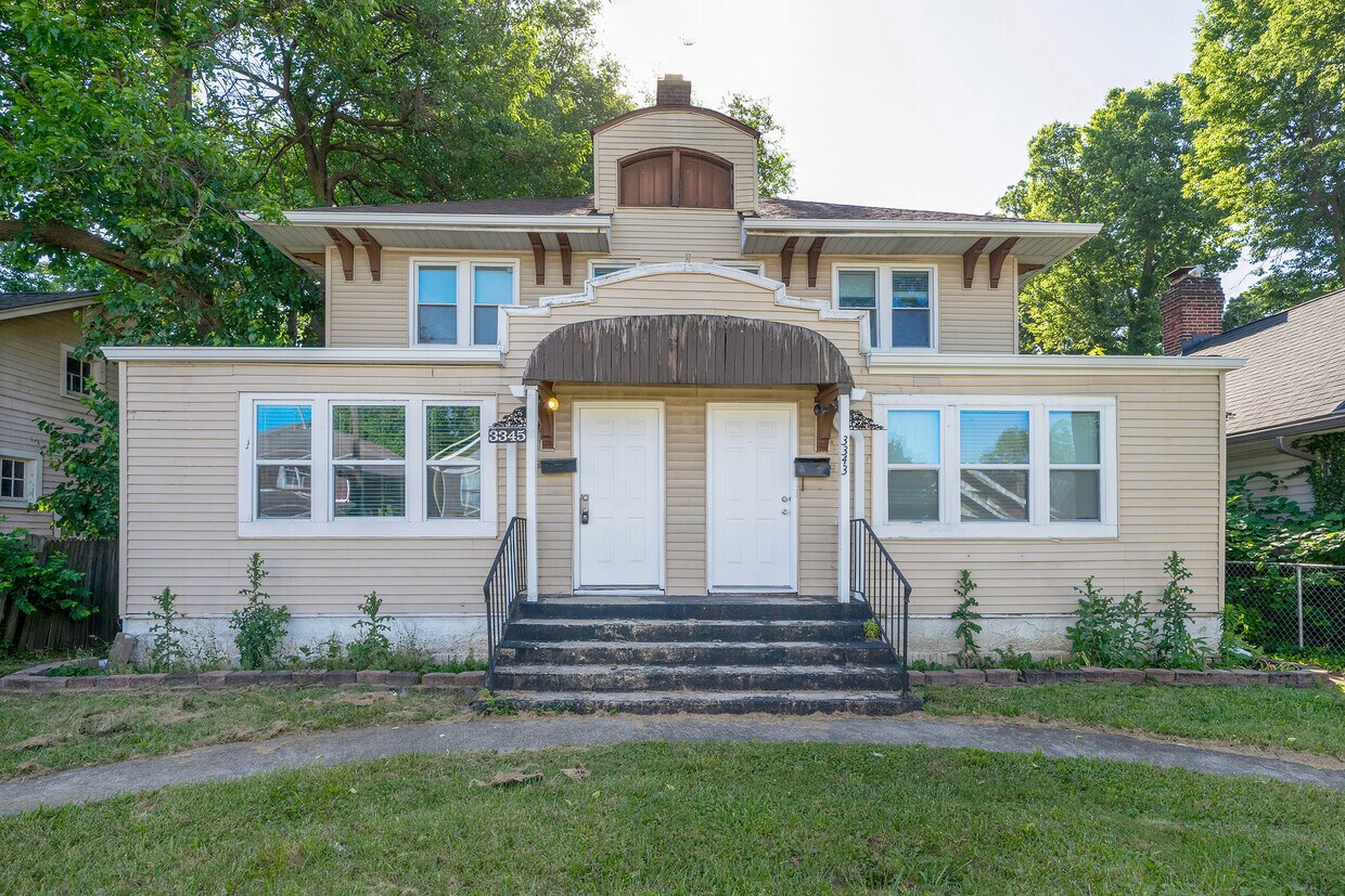 Foto principal - 3343 Carrollton Ave