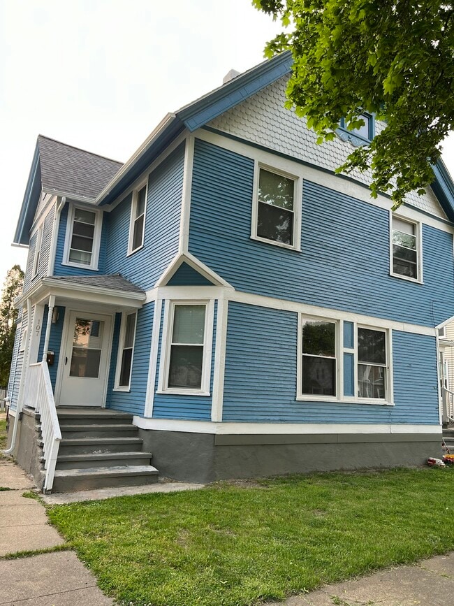 Building Photo - 107 N Berrien St