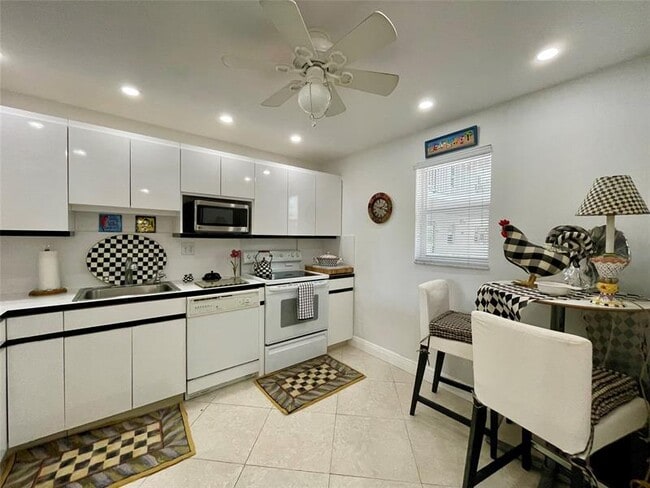 Foto del edificio - 4629 Poinciana St