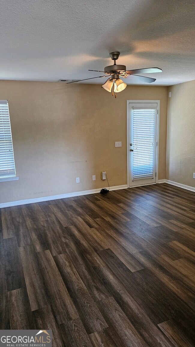 Building Photo - 106 Bridgeport Ln