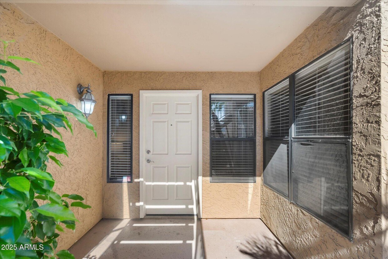 Foto principal - 8787 E Mountain View Rd