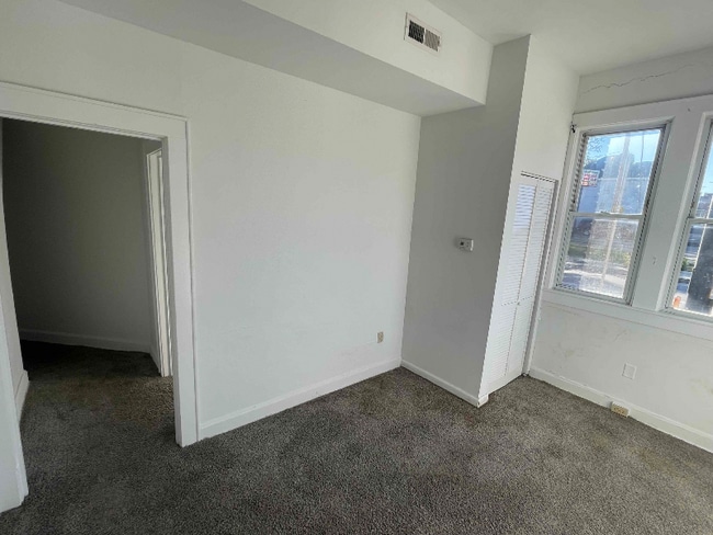 Building Photo - 1603 7th Ave