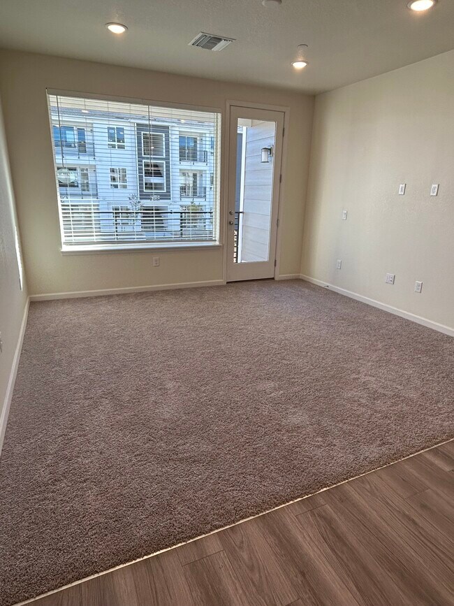 Photo - 6153 N Ceylon St Apartment