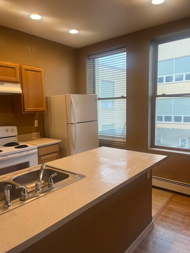 Foto del edificio - 219 S Washington St