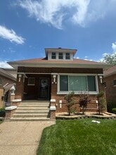 Building Photo - 7937 S Crandon Ave