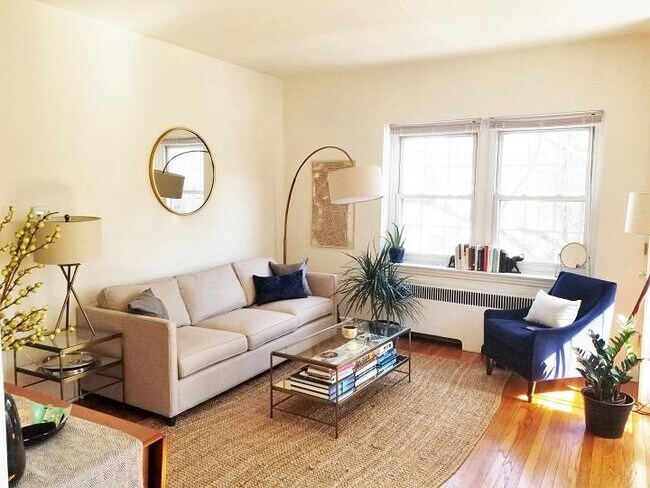 Building Photo - 2001 Delancey St