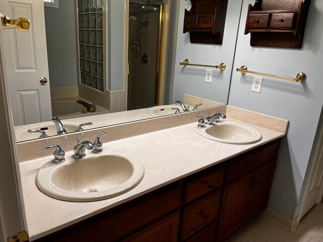 Building Photo - 208 Northridge Cir