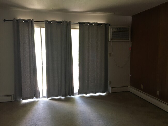 Building Photo - 209 Haywood Dr