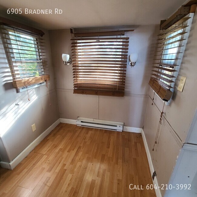 Photo du bâtiment - Utilities Included-Cozy Mobile Home
