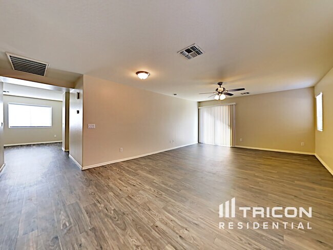 Foto del edificio - 10009 W Crown King Rd