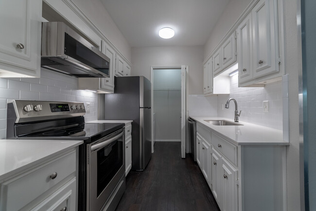 Foto del edificio - 4501 Druid Ln