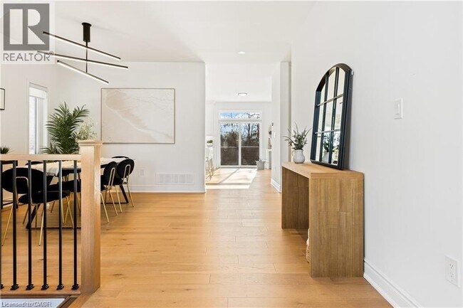 Building Photo - 66 Cesar Pl