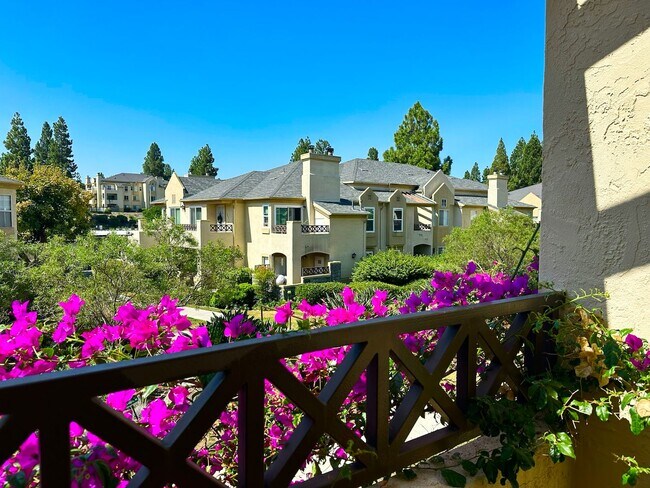 Foto del edificio - 743 Brookstone Rd