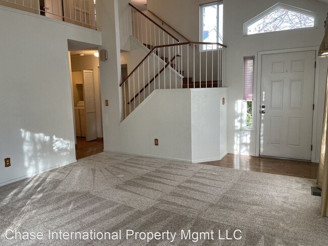 Building Photo - 3 br, 2.5 bath House - 5890 Starcrest Ave