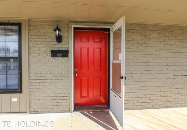 Building Photo - 2 br, 1 bath House - 509 E. Ercoupe Dr.