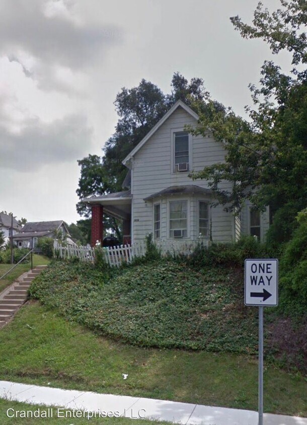 Primary Photo - 102 Columbia St