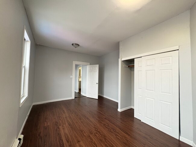 Building Photo - 1215 43rd St