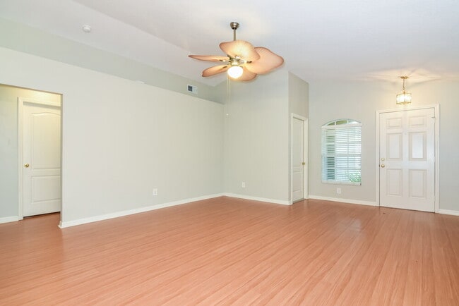 Building Photo - 7803 Citrus Blossom Dr