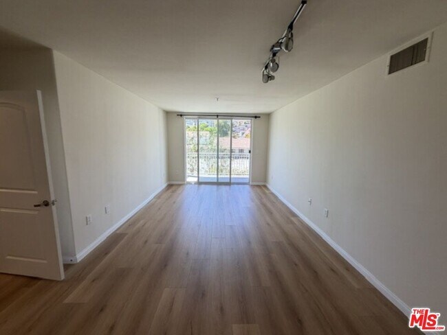Building Photo - 3740 Santa Rosalia Dr