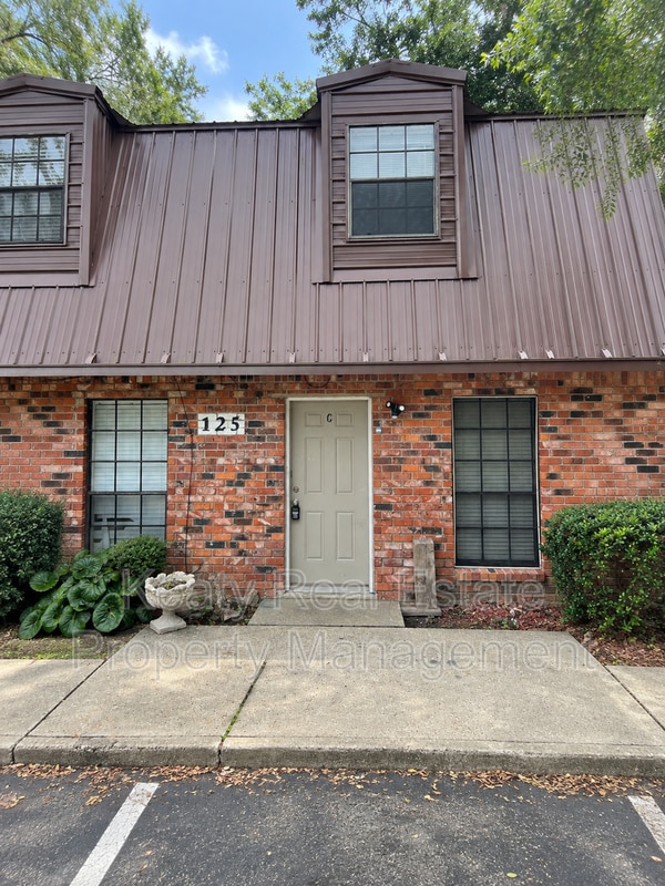 Building Photo - 125 Country Ln