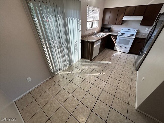 Building Photo - 3417 Civic Center Dr