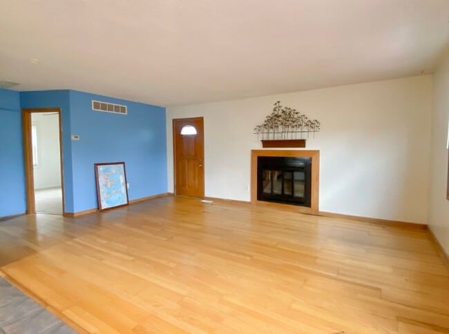 Building Photo - 11207 Rimrock Dr