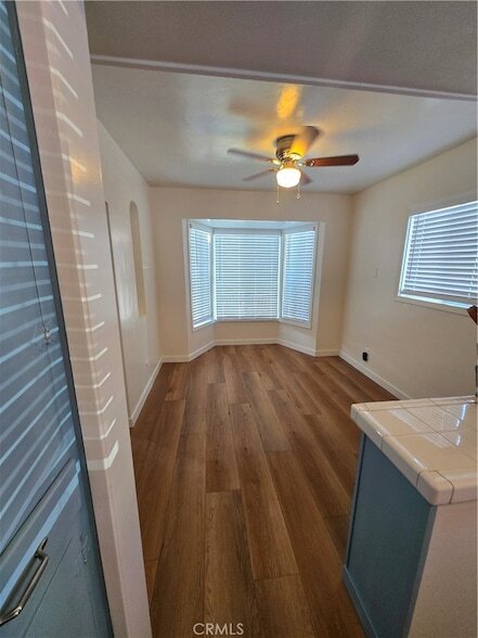 Foto del edificio - 1740 E 53rd St