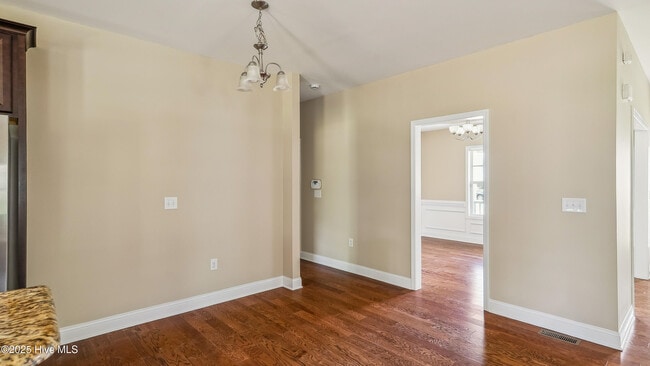Foto del edificio - 110 Queens Cove Way