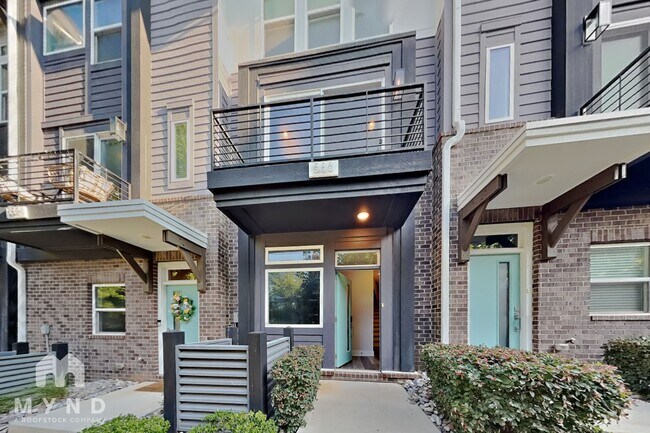 Building Photo - 586 W End Dr