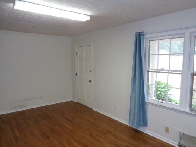 Building Photo - 1192 Pathfinder Rd