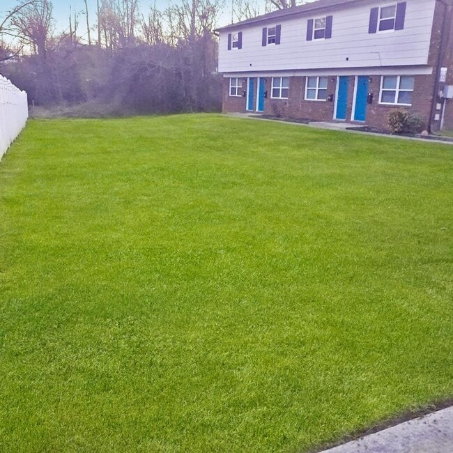 Building Photo - 1432 Ardmore Dr