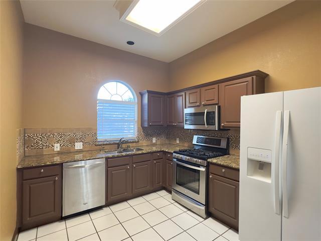 Foto del edificio - 8105 Springmoss Dr