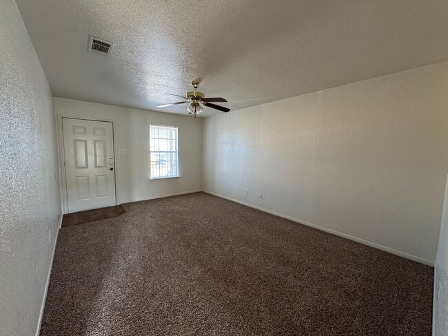 Foto del edificio - 3400 Cantabrian Dr