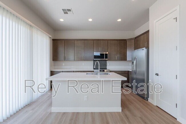 Foto del edificio - 6041 E Valley Way