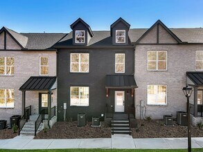 Building Photo - 634 Grove Glen Ct
