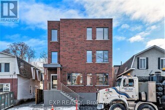 Building Photo - 158 Laval St