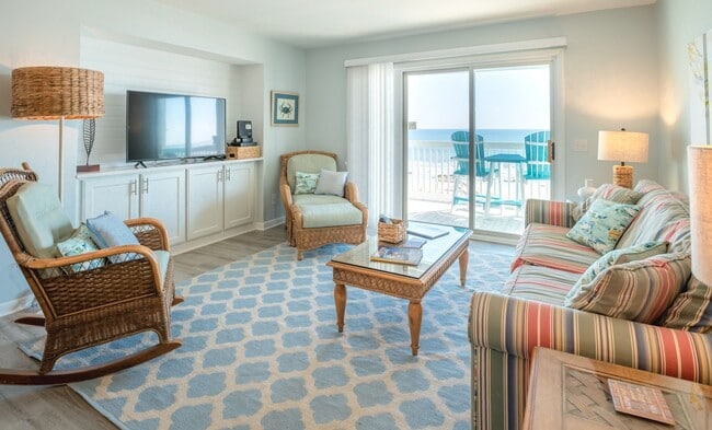 Foto del edificio - OFF-SEASON FURNISHED MONTHLY RENTAL STARTI...