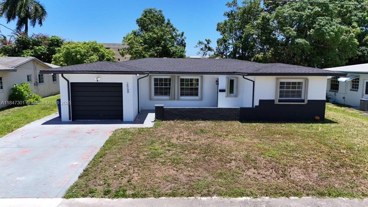 Foto principal - 2568 NW 34th Terrace