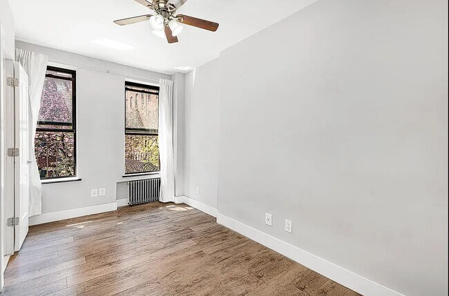 Building Photo - 448 W 46th ST