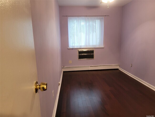 Foto del edificio - 208 Beach 102nd St